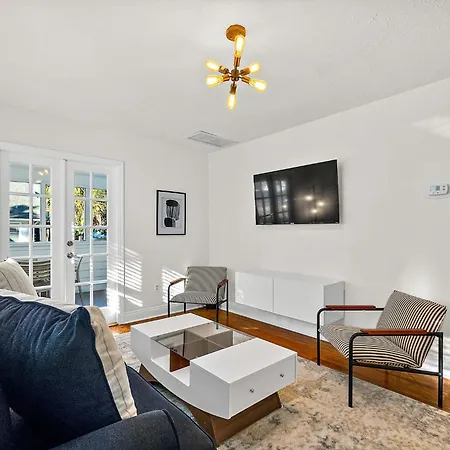 Appartement Private Uptown Flat - Walk To Nights Of Lights! à St. Augustine Extérieur photo