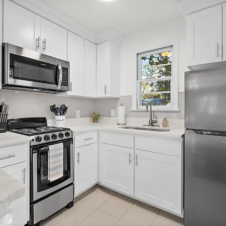 Appartement Private Uptown Flat - Walk To Nights Of Lights! à St. Augustine Extérieur photo