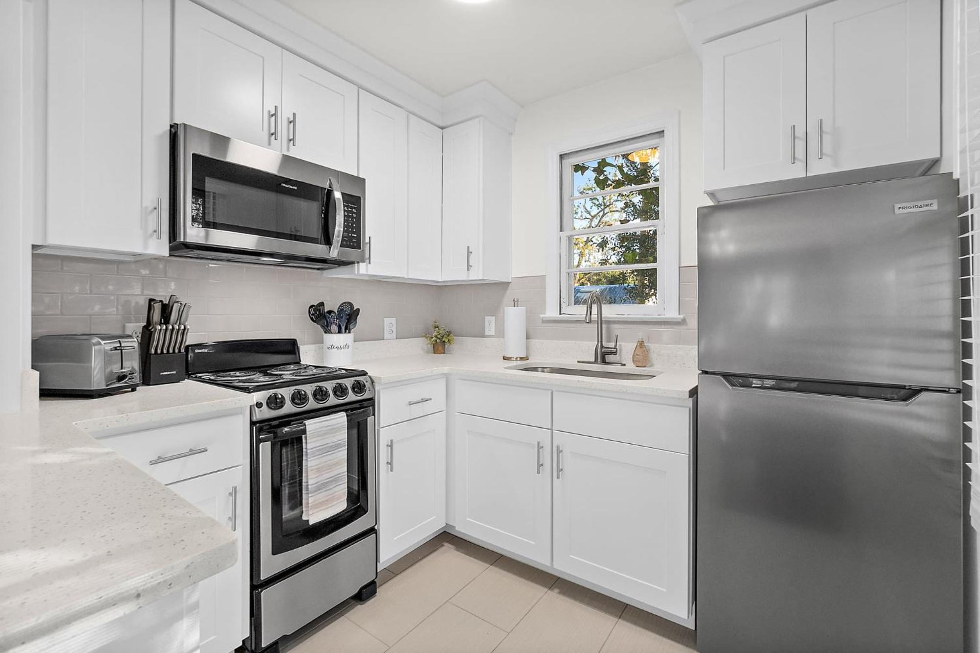 Private Uptown Flat - Walk To Nights Of Lights! Apartamento