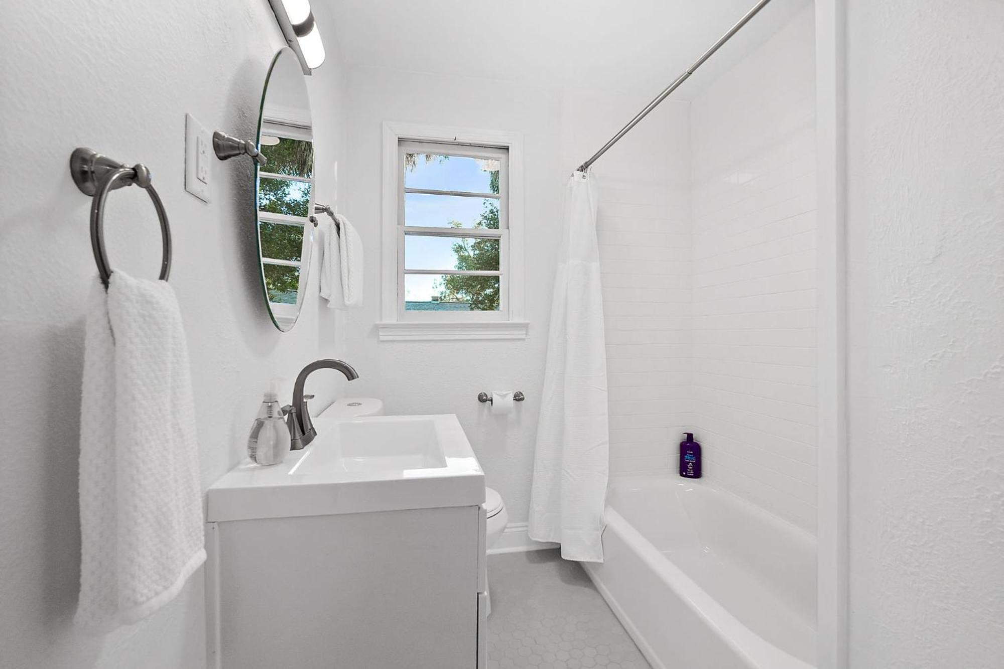 Private Uptown Flat - Walk To Nights Of Lights! Appartement *