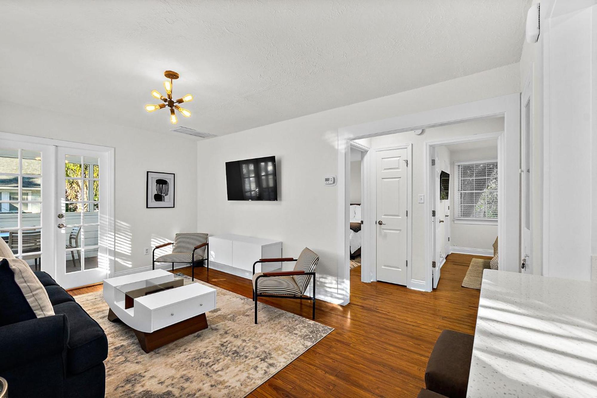 Private Uptown Flat - Walk To Nights Of Lights! Appartement St. Augustine